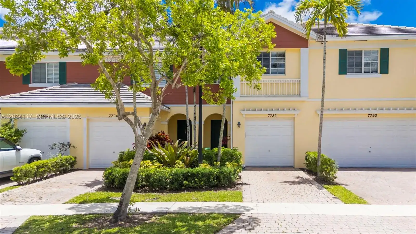 7782 Paddock Pl, Davie FL 33328 photo 2