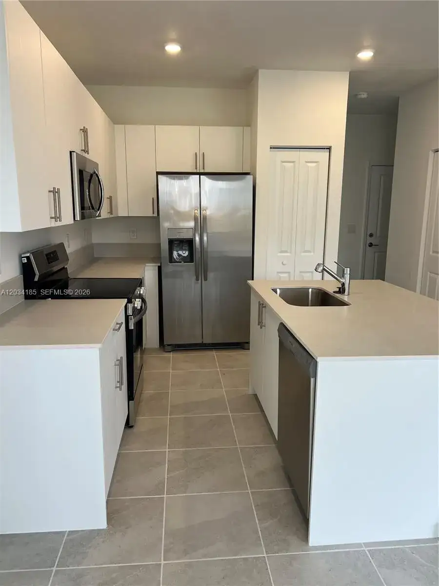 1540 NW 1st St, Florida City FL 33034 photo 3