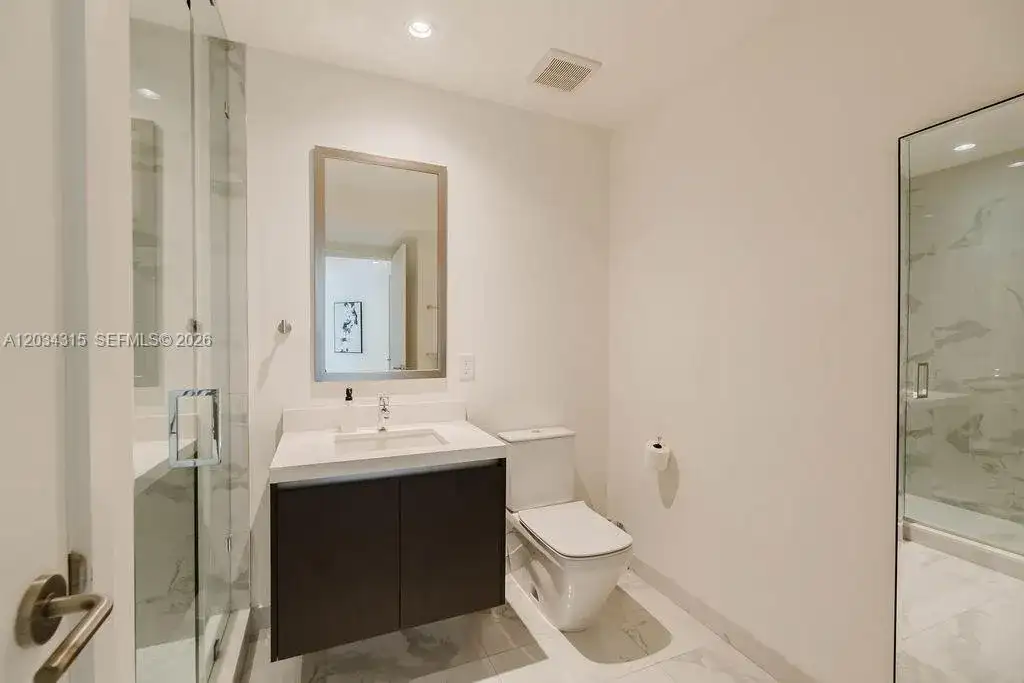 851 NE 1st Ave # 2403, Miami FL 33132 photo 5