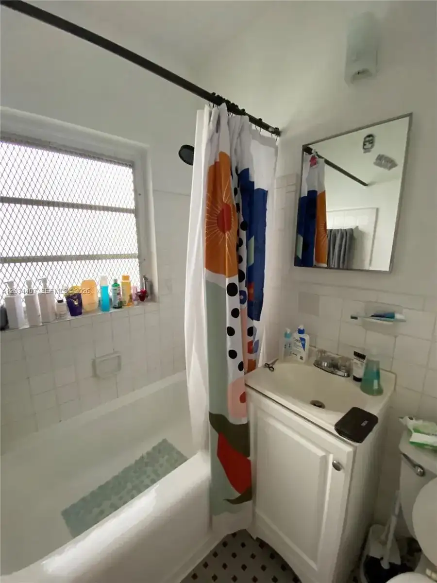 730 SW 10th St # 4, Miami FL 33130 photo 3