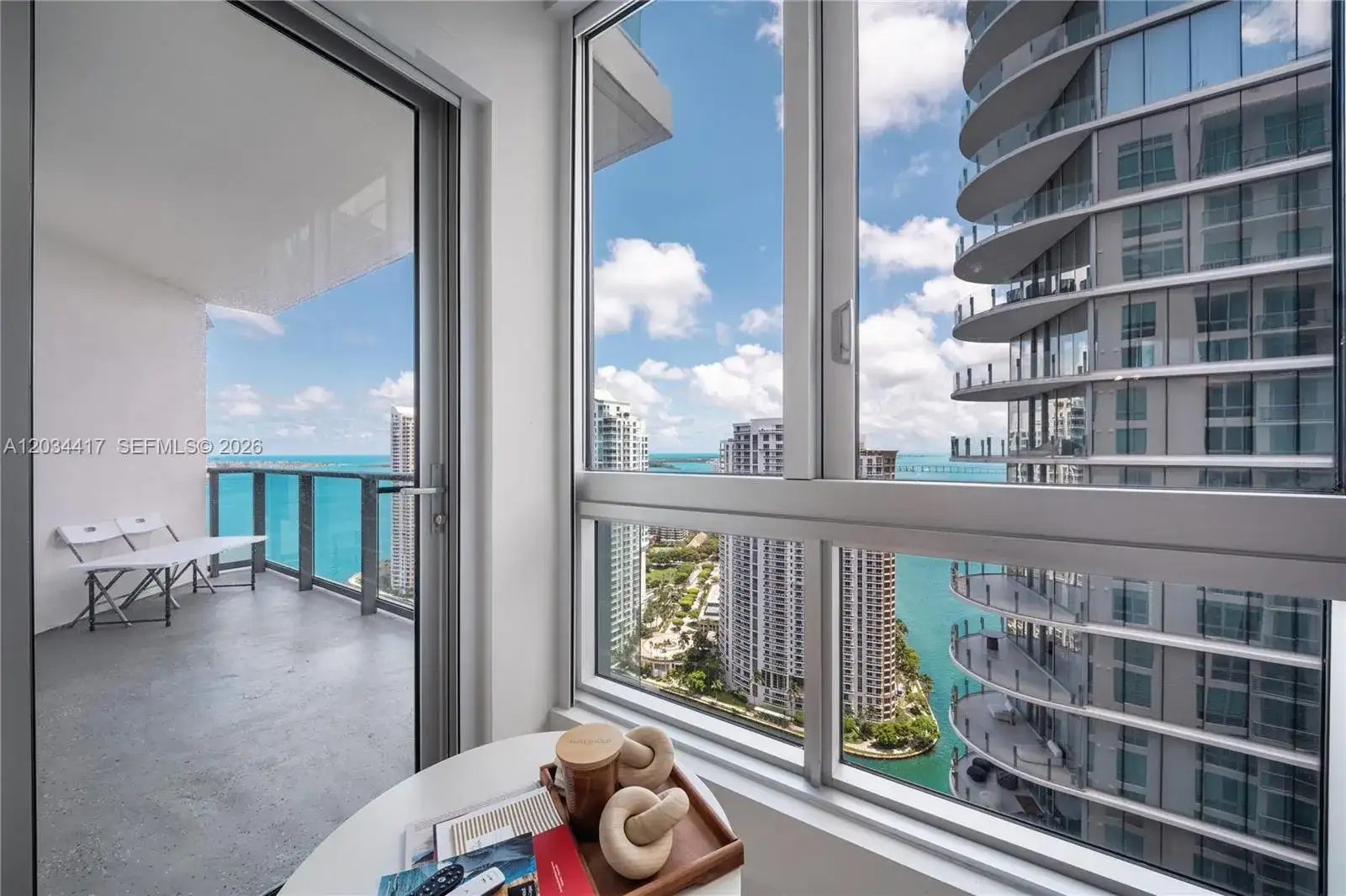 300 S Biscayne Blvd # 3406, Miami FL 33131 photo 3