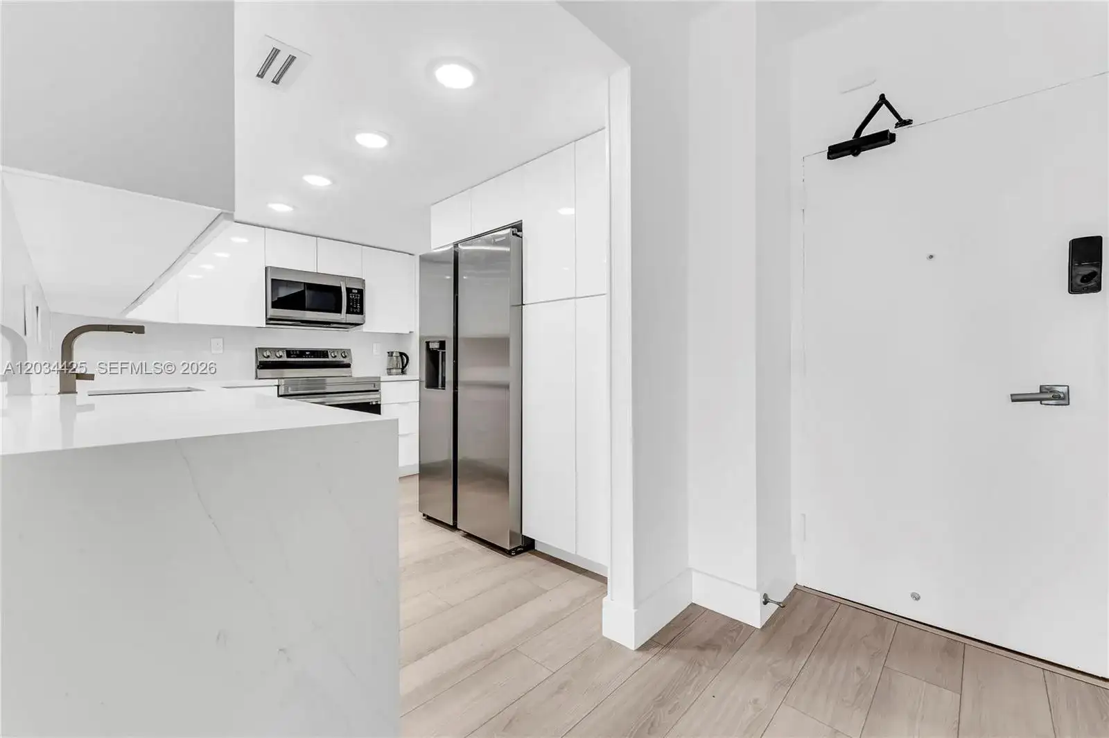 300 Bayview Dr # 214, Sunny Isles Beach FL 33160 photo 3