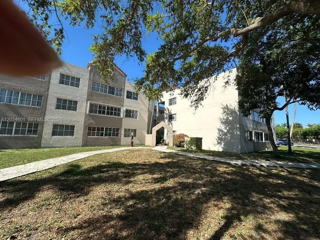 6175 NW 186th St # 110, Hialeah FL 33015 photo 2