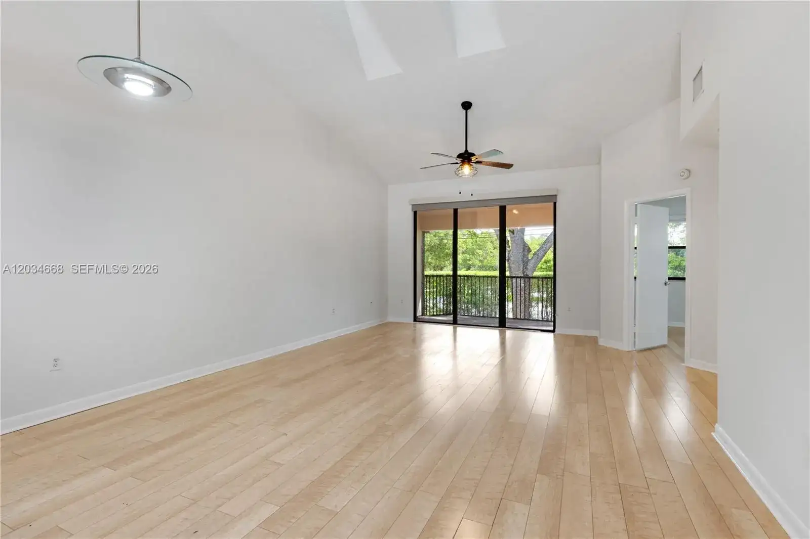 104 NW 98th Ter # 104, Plantation FL 33324 photo 4
