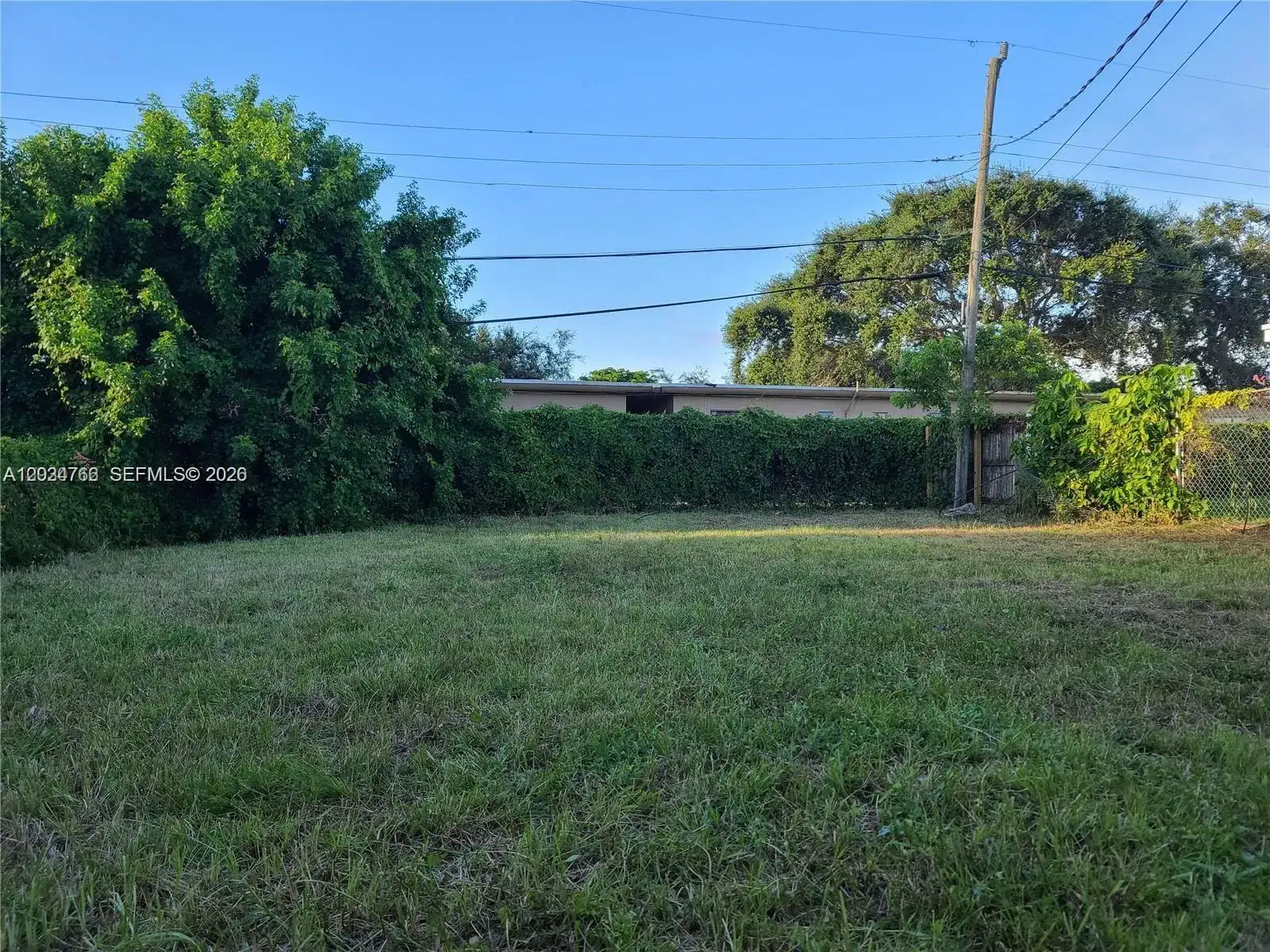 2581 NW 13th Ct, Fort Lauderdale FL 33311 photo 2