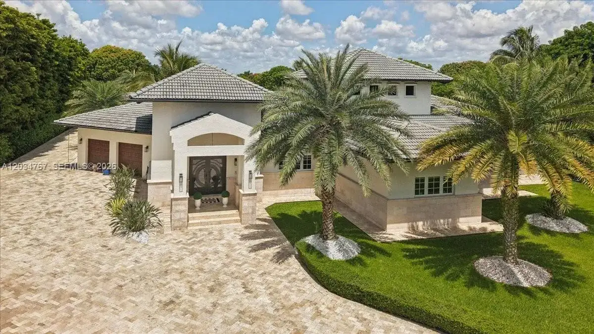 16580 SW 173rd Ave, Miami FL 33187 photo 2