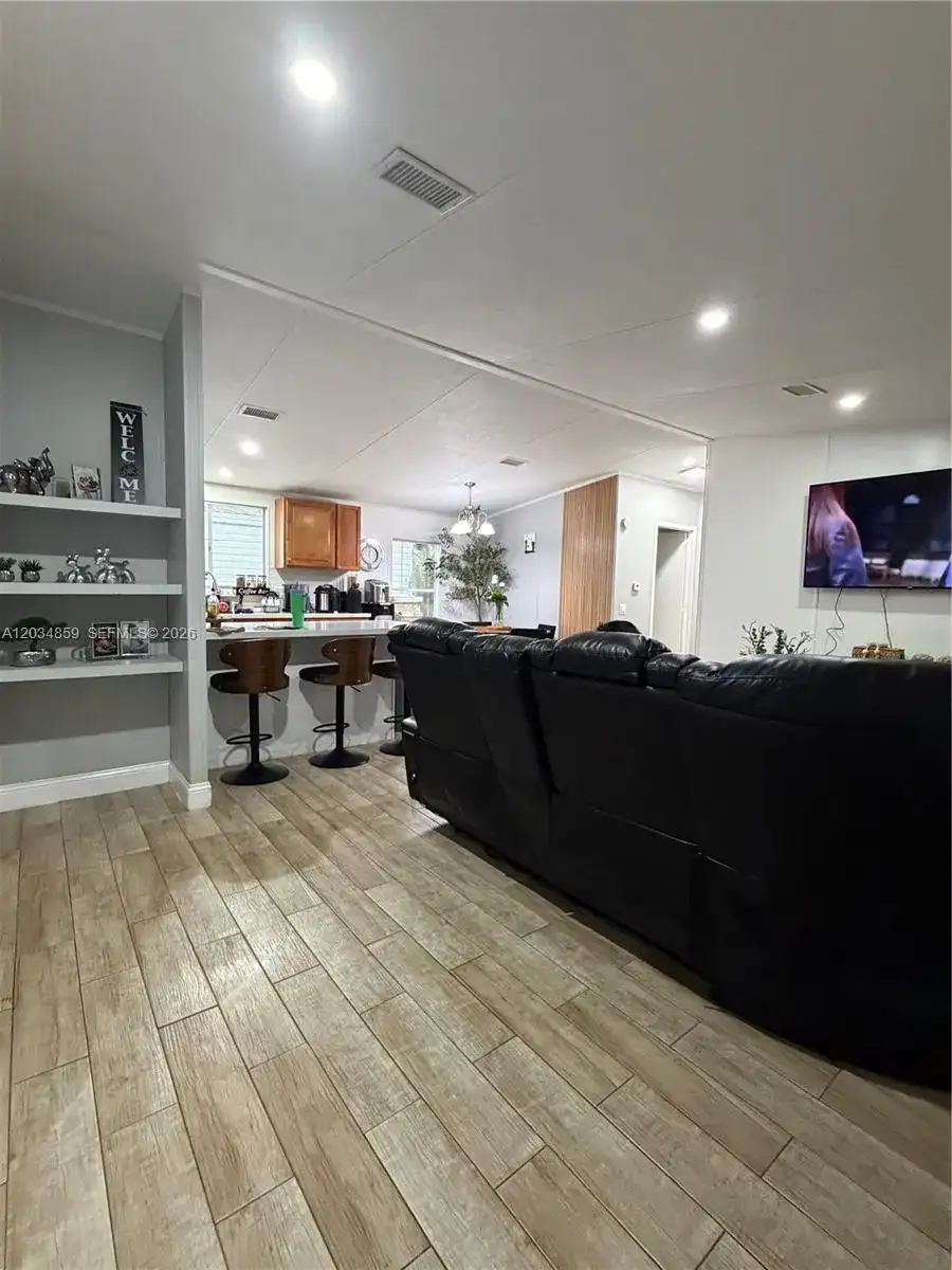 19800 SW 180th Ave, Miami FL 33187 photo 3