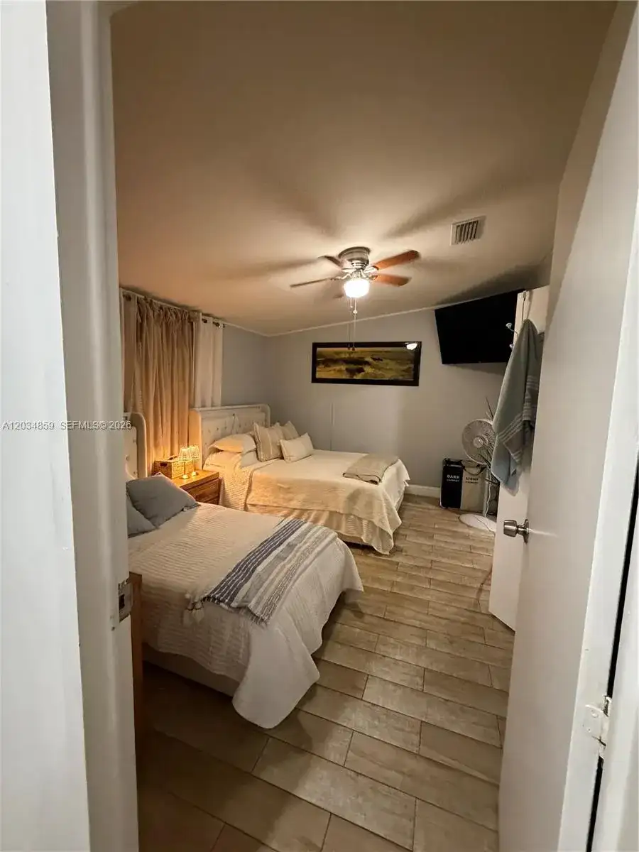 19800 SW 180th Ave, Miami FL 33187 photo 5