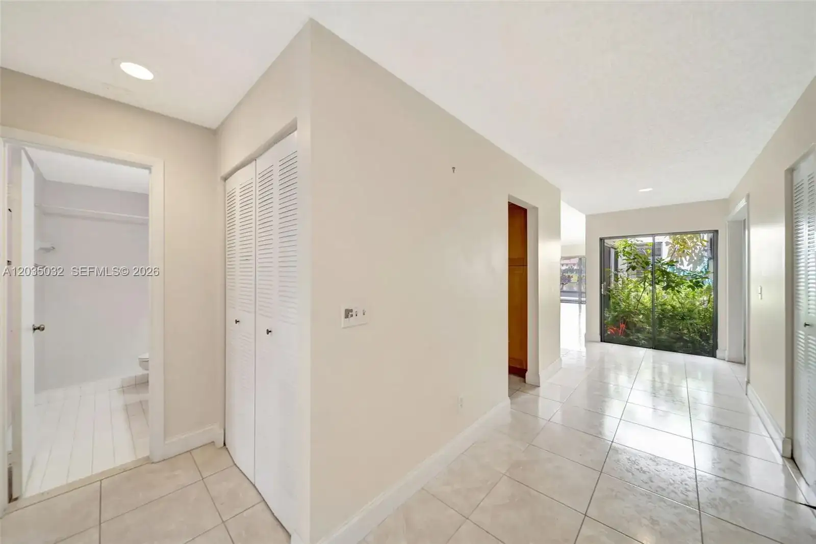 5223 W Gate Lake Rd # 5223, Tamarac FL 33319 photo 2