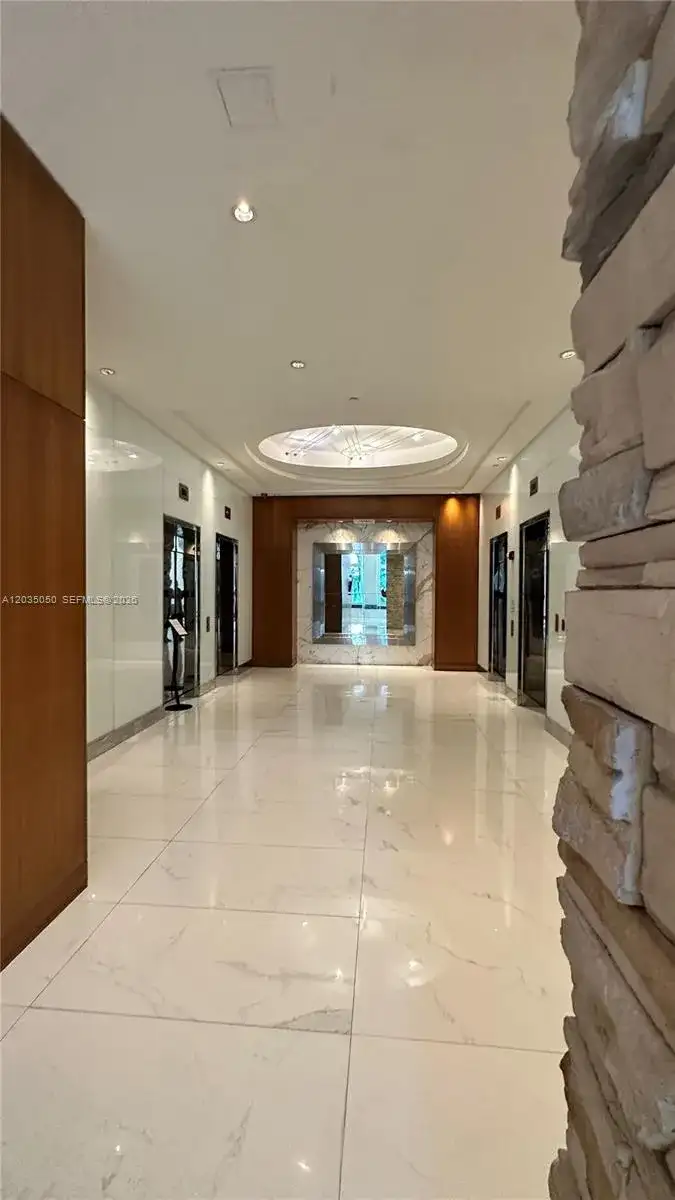 41 SE 5th St # 1104, Miami FL 33131 photo 5