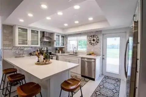 933 NW 106th Ave Cir, Miami FL 33172 photo 3