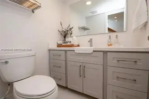 933 NW 106th Ave Cir, Miami FL 33172 photo 5