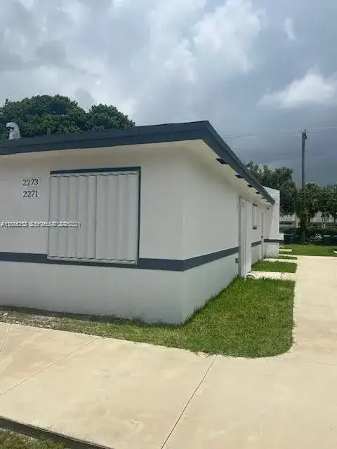 2271/2273 NW 66th St, Miami FL 33147 photo 2