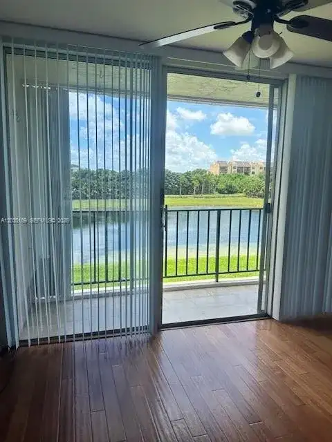 870 NW 87th Ave # 302, Miami FL 33172 photo 2