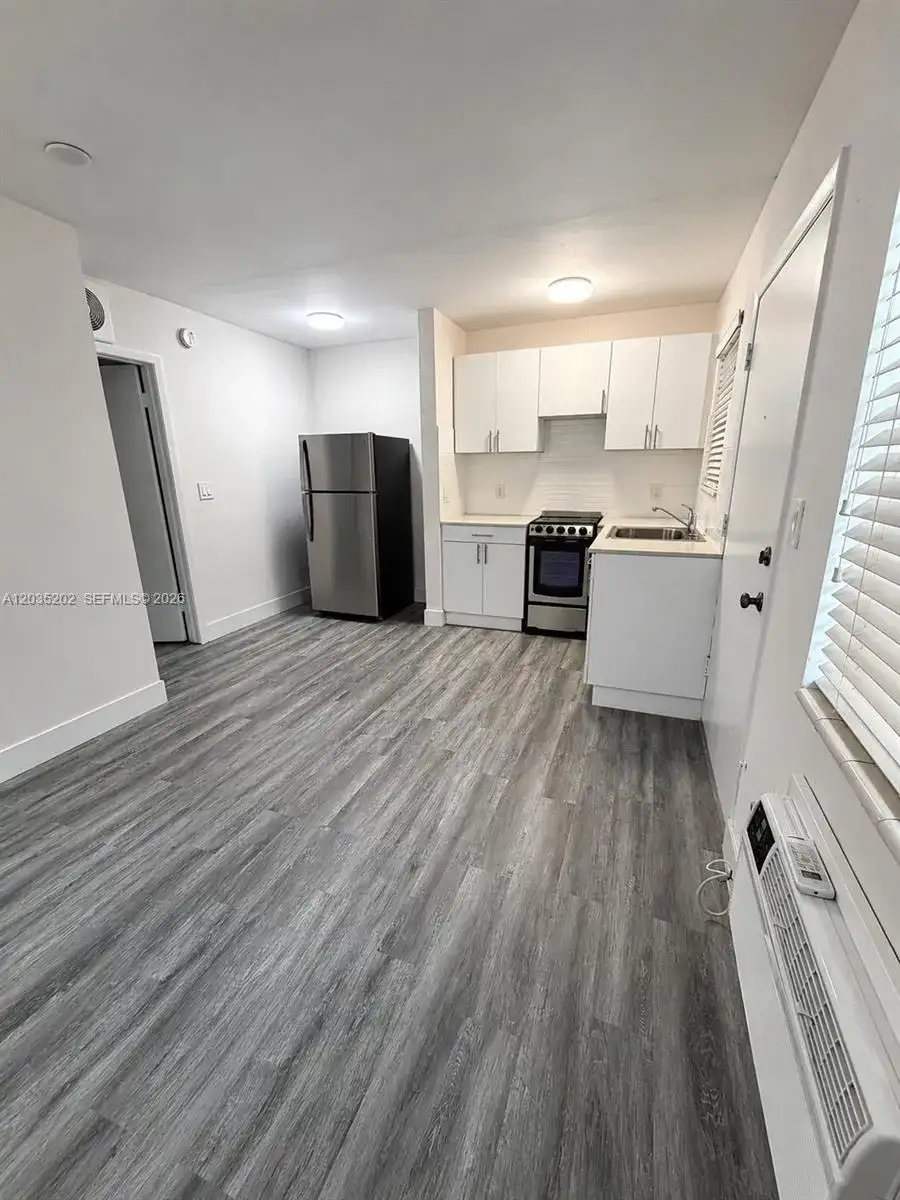 427 Anastasia Ave # 11, Coral Gables FL 33134 photo 2