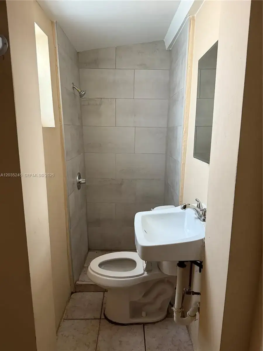41 SW 7th Ave # 1, Dania Beach FL 33004 photo 2