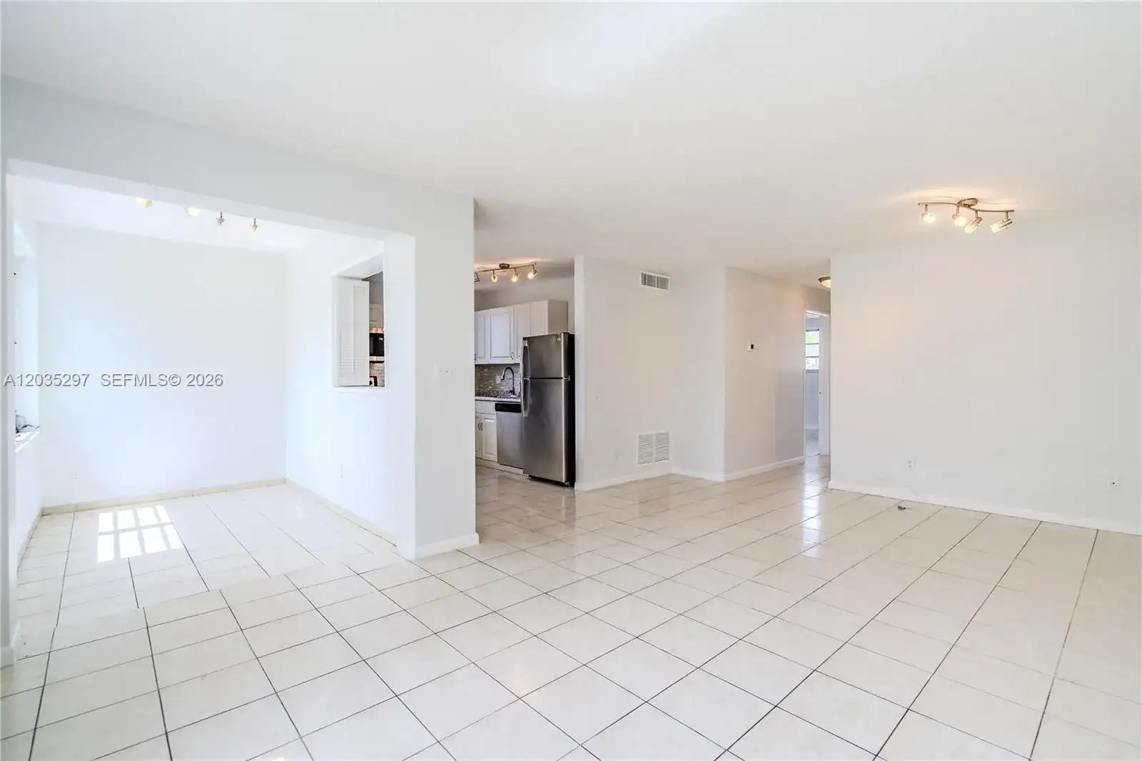 421 NE 1st St # 101, Hallandale Beach FL 33009 photo 2