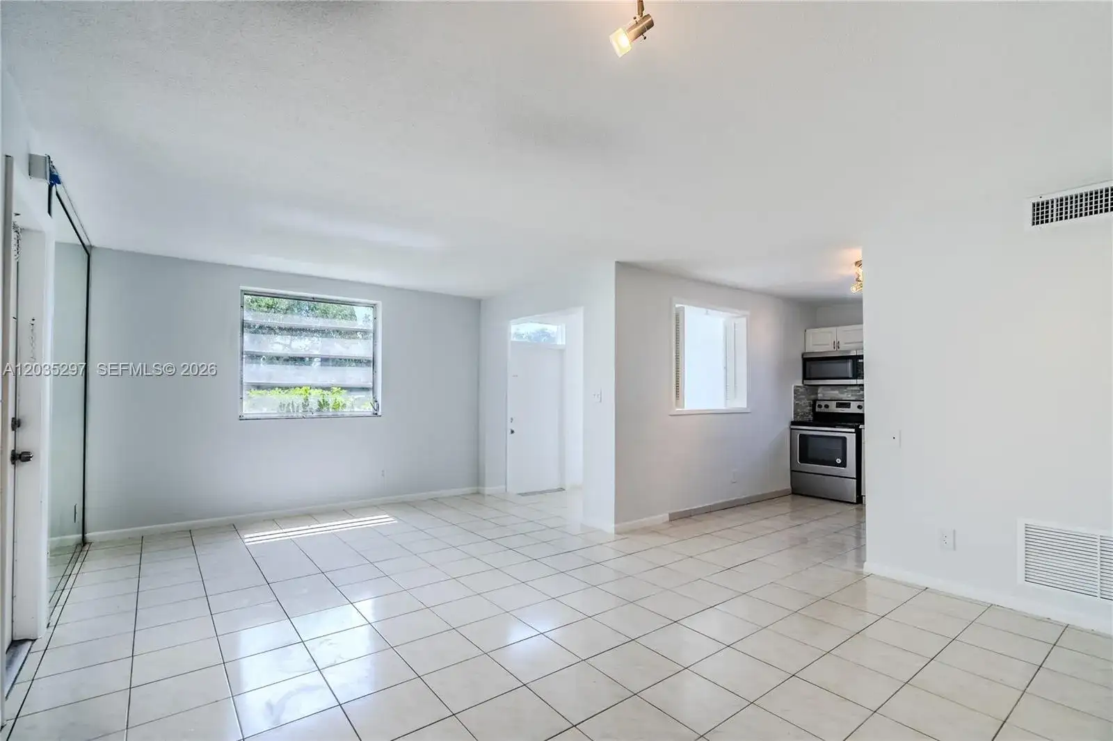 421 NE 1st St # 101, Hallandale Beach FL 33009 photo 5
