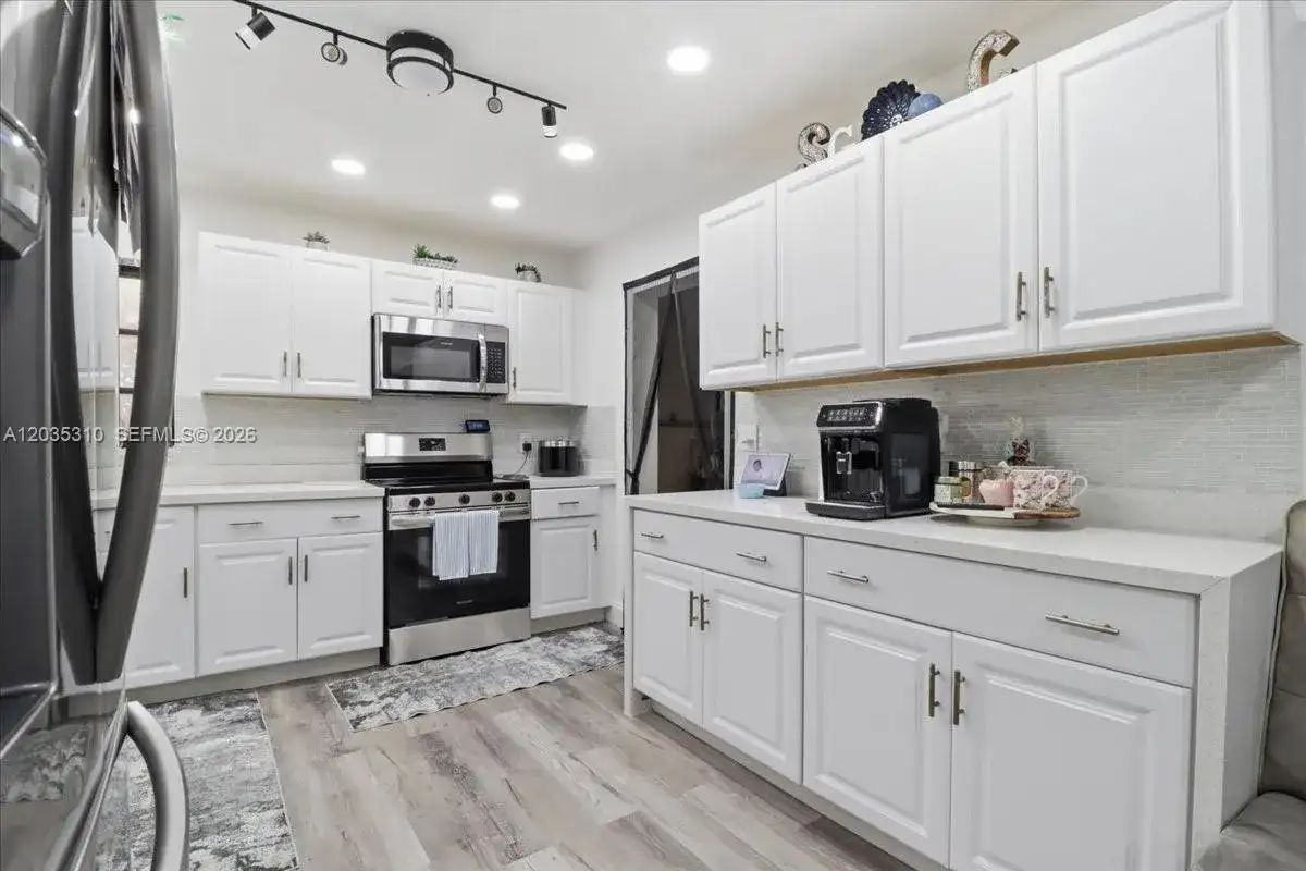 7551 Polk St, Hollywood FL 33024 photo 3