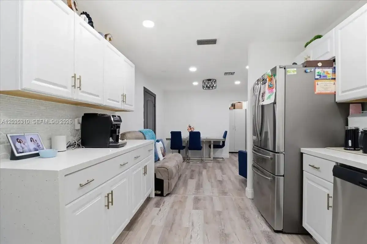 7551 Polk St, Hollywood FL 33024 photo 4