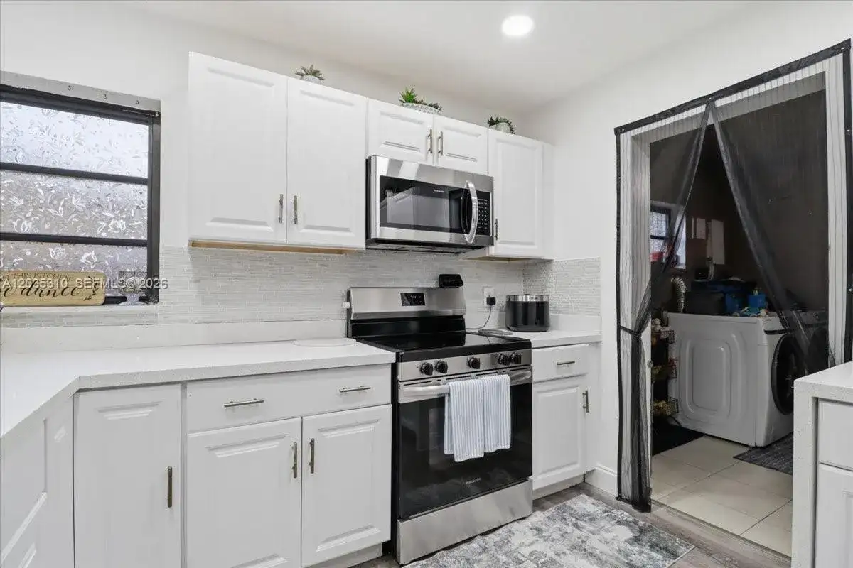 7551 Polk St, Hollywood FL 33024 photo 5