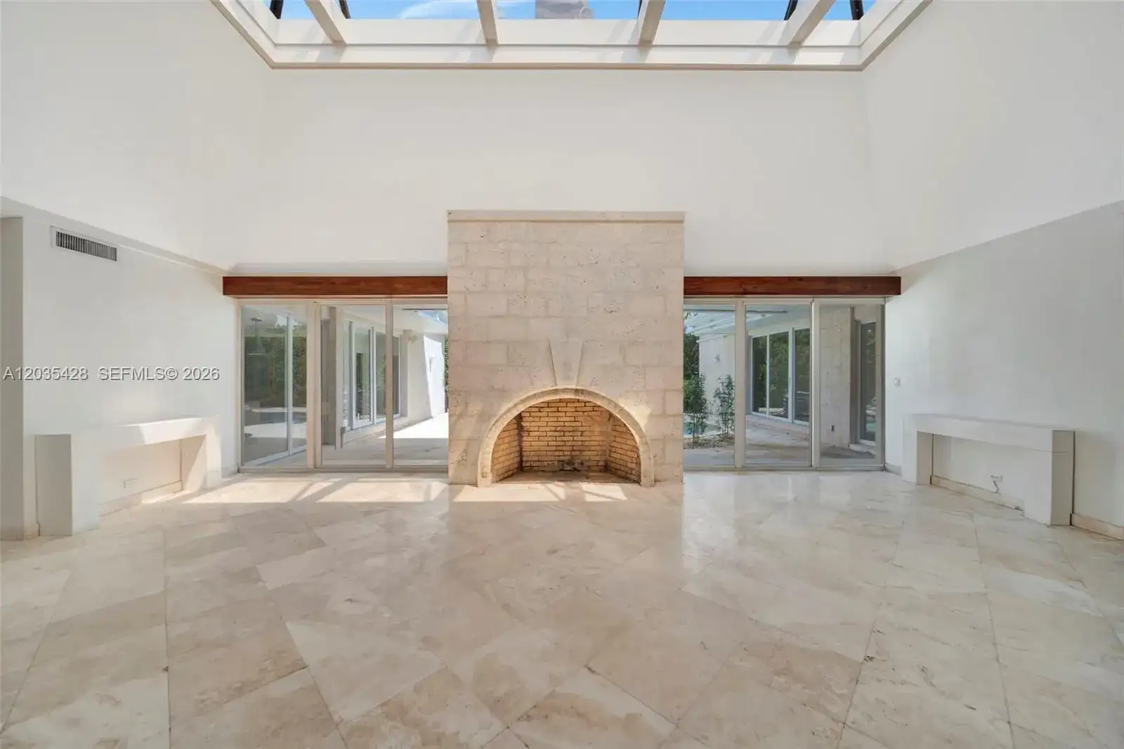 111 S Hibiscus Dr, Miami Beach FL 33139 photo 2