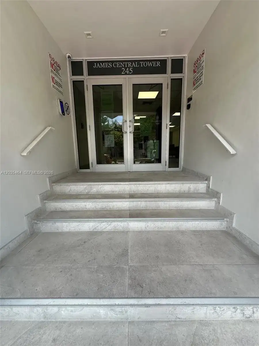 245 18th St # 401, Miami Beach FL 33139 photo 2