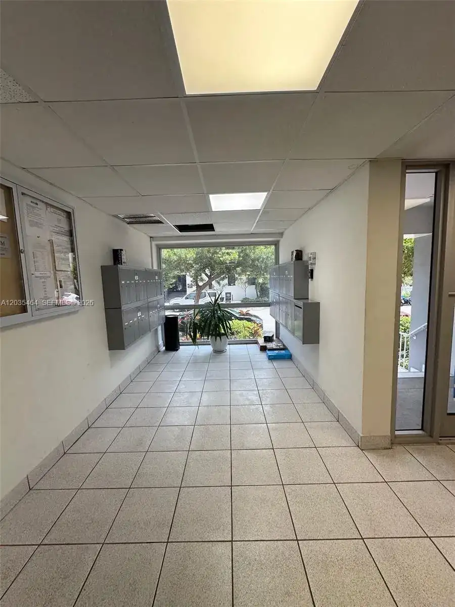 245 18th St # 401, Miami Beach FL 33139 photo 3