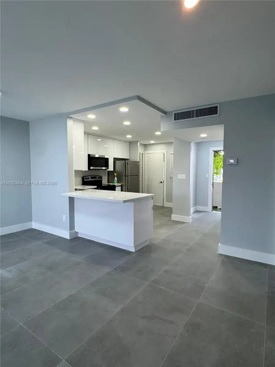 1680 NE 191st St # 2, Miami FL 33179 photo 2