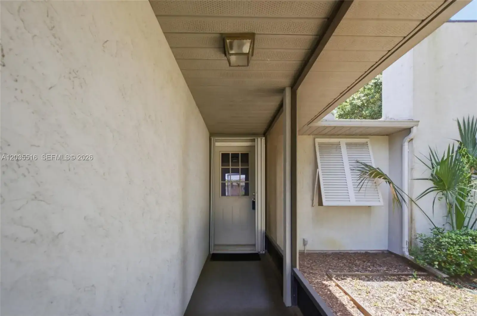 642 Nobles St, Sebastian FL 32958 photo 2