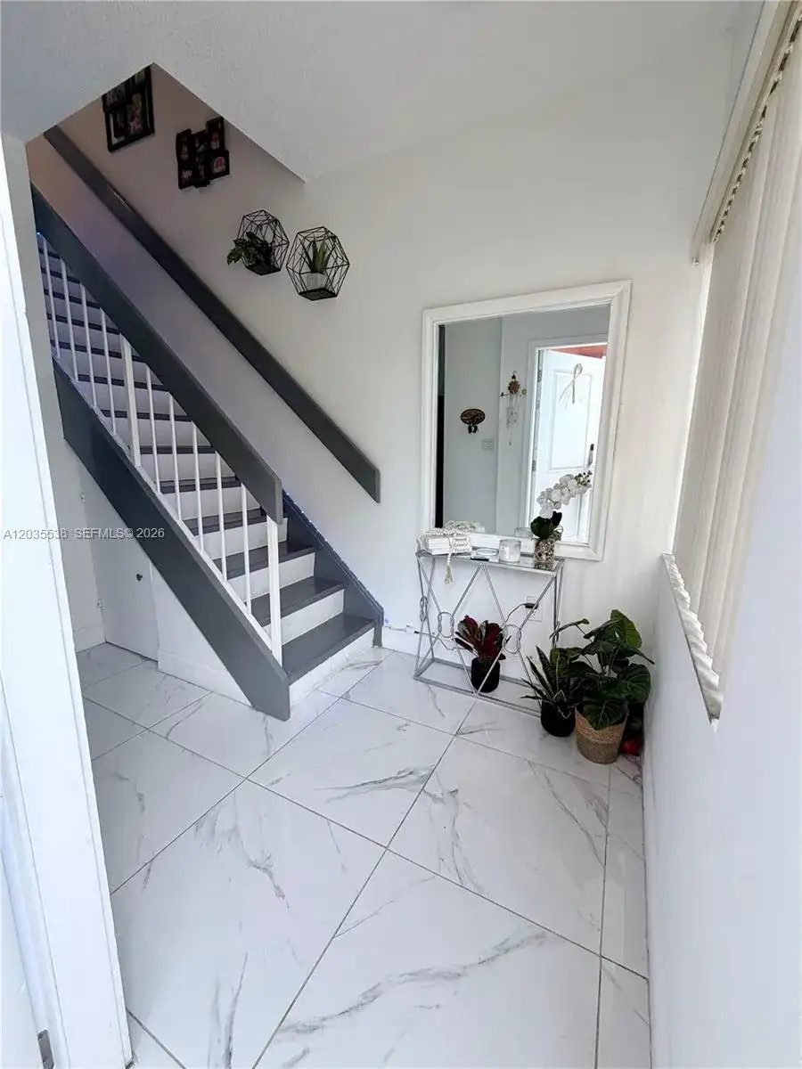 270 NW 71st Ave # 4, Miami FL 33126 photo 2