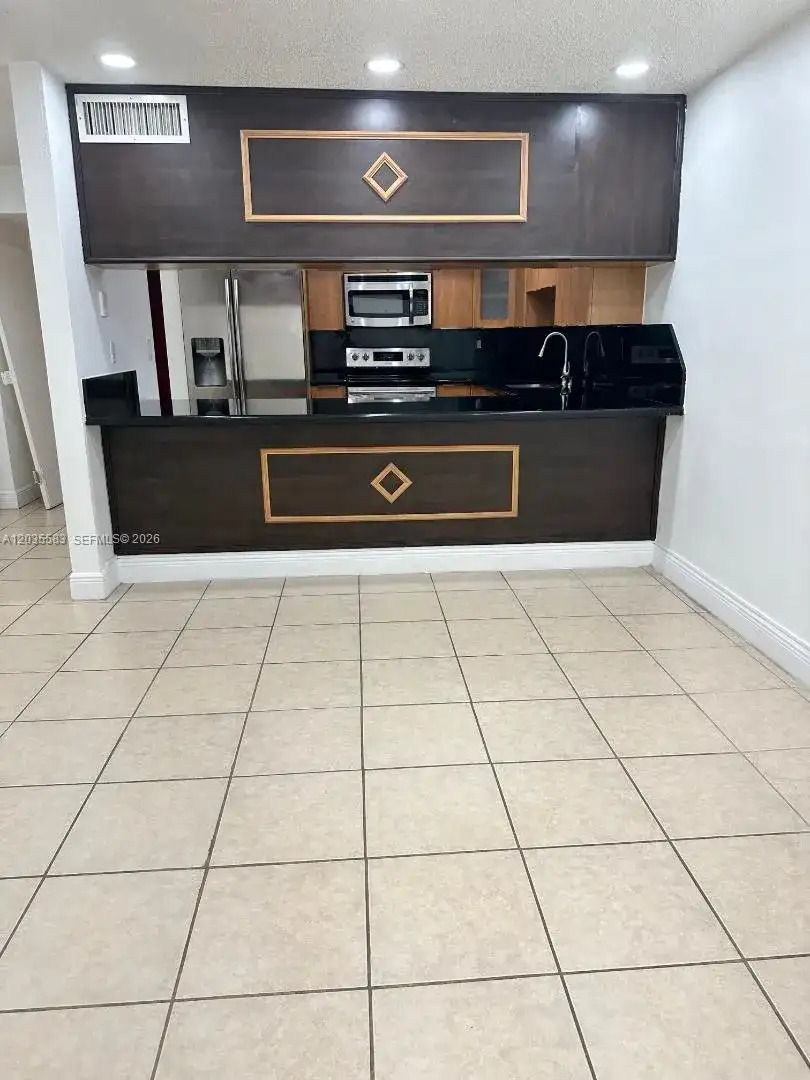 7205 W 3rd Ave, Hialeah FL 33014 photo 2