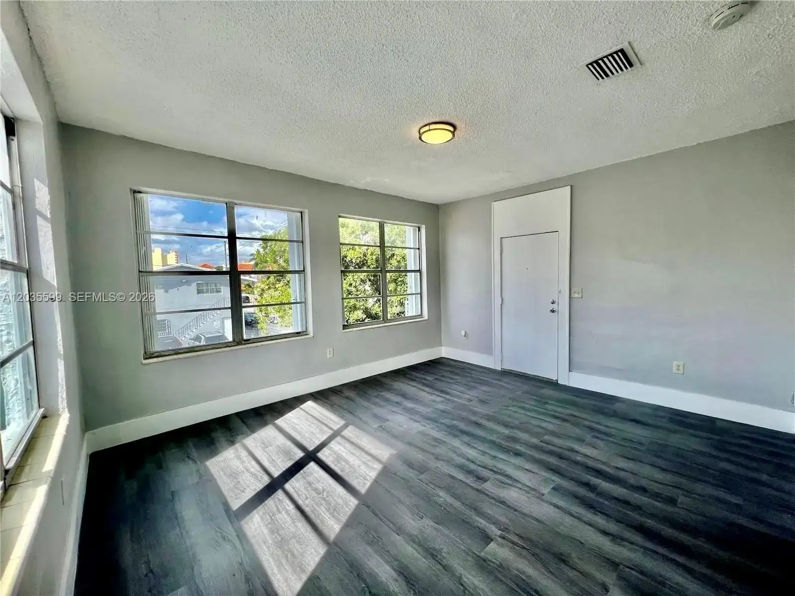 301 SW 10th Ave # 1, Miami FL 33130 photo 4