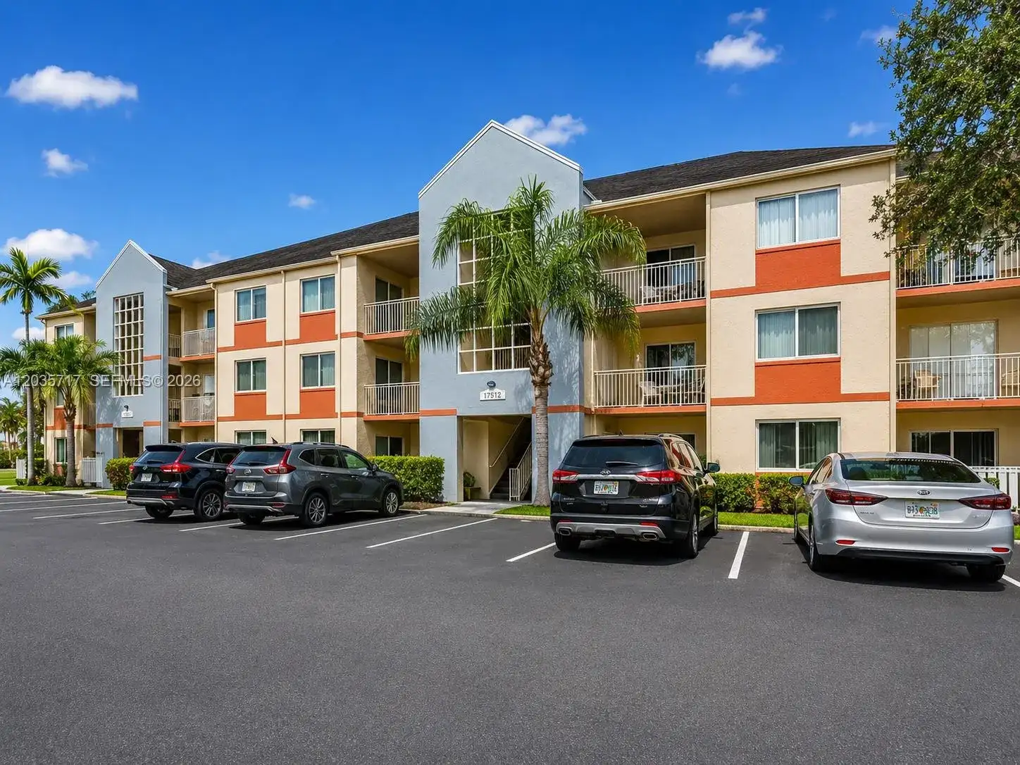 18840 NW 57th Ave # 302, Hialeah FL 33015 photo 2