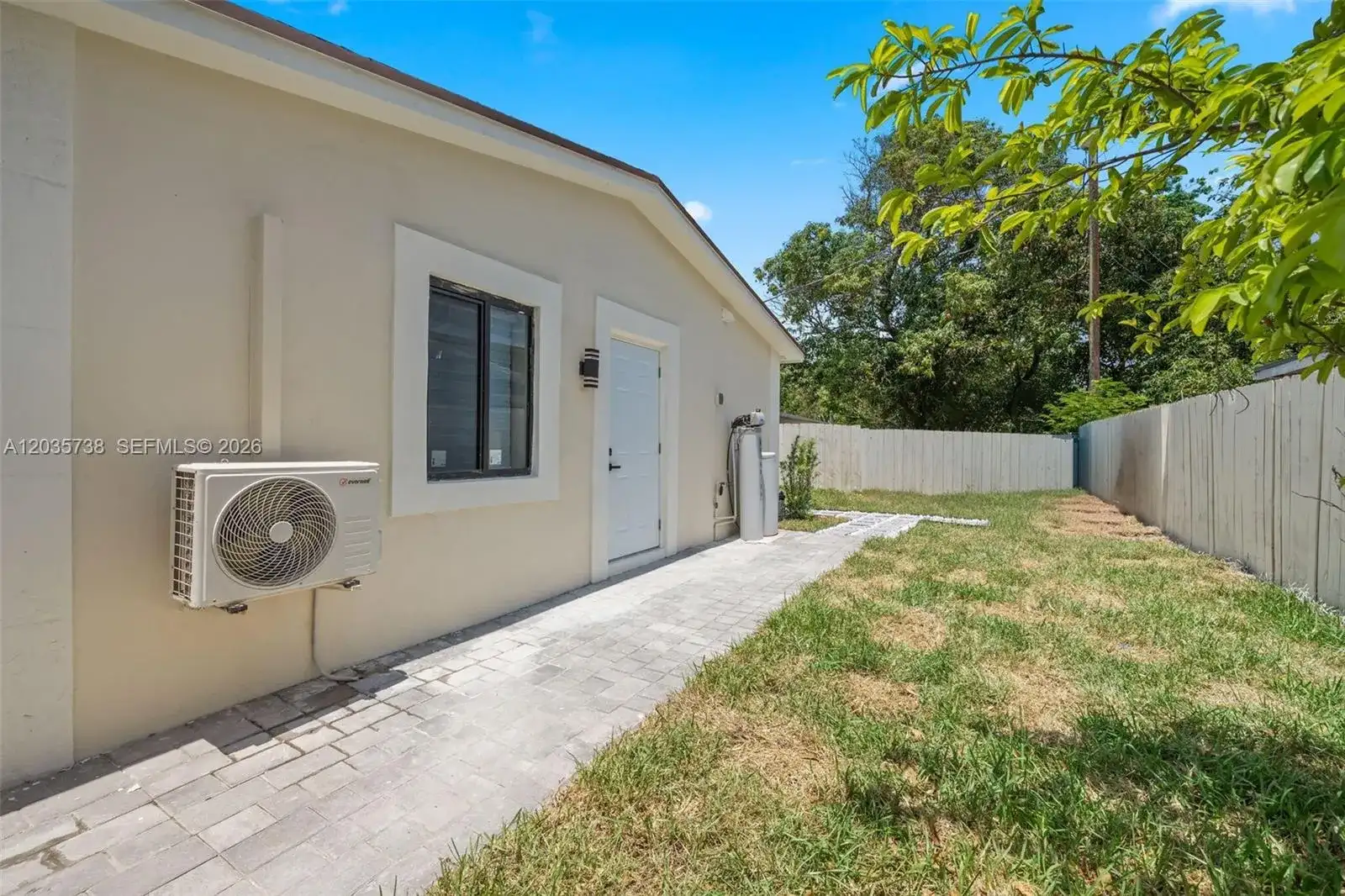 1944 NE 2nd Ave, Pompano Beach FL 33060 photo 4