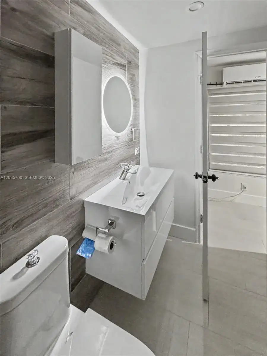 960 NE 146th St, North Miami FL 33161 photo 3