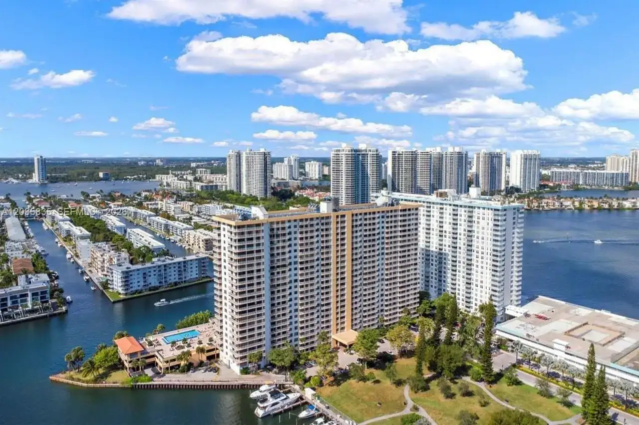 290 174th St # 414, Sunny Isles Beach FL 33160 photo 2