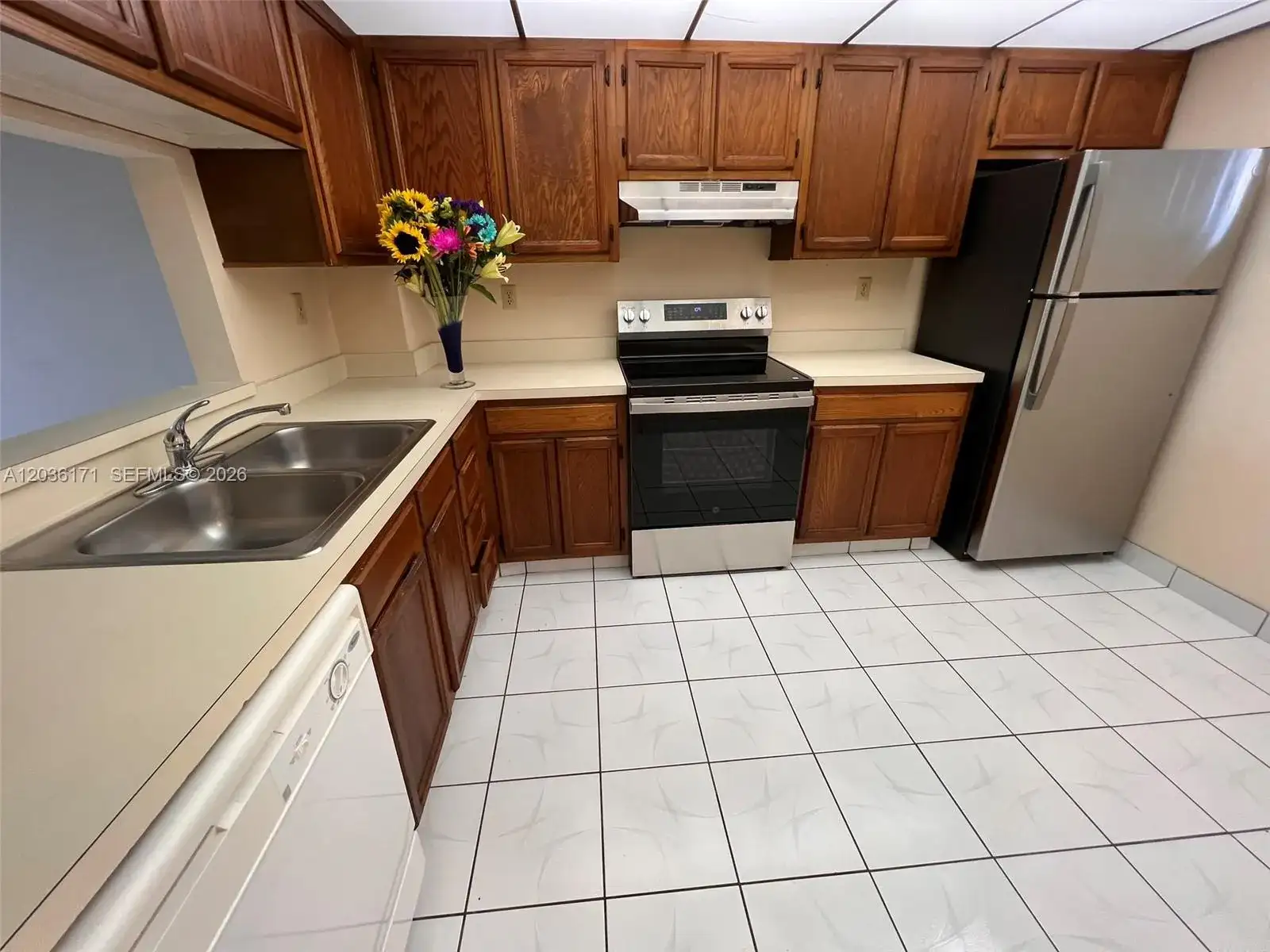 1075 Riverside Dr # 505, Coral Springs FL 33071 photo 2