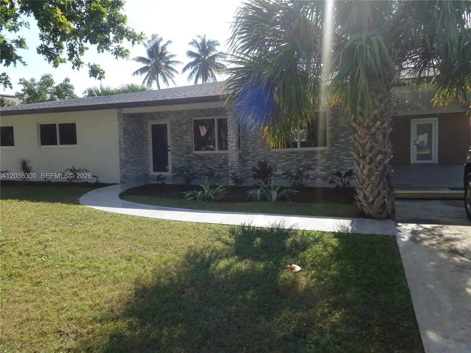 1565 N Thumb Point Dr, Fort Pierce FL 34949 photo 2