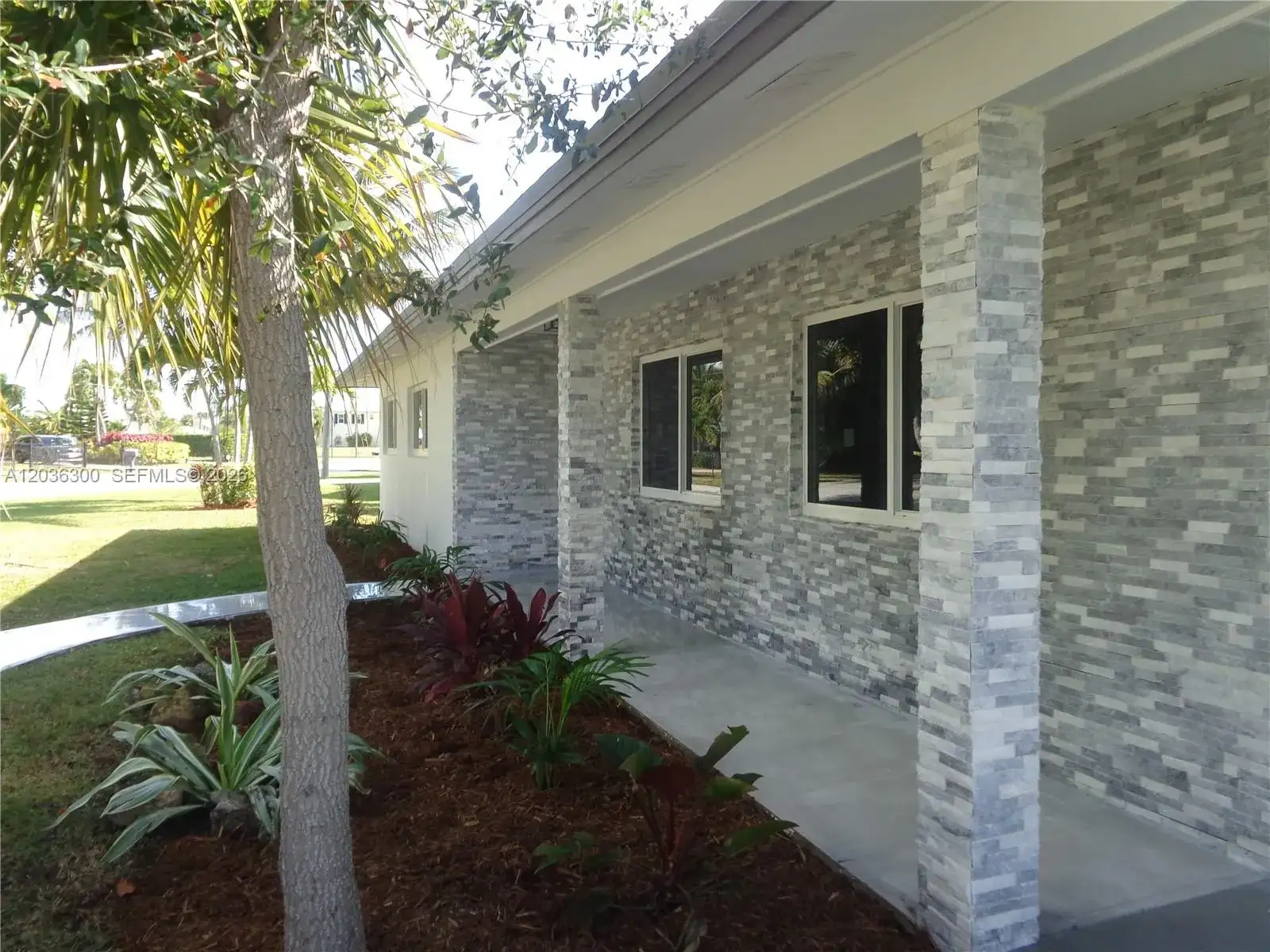 1565 N Thumb Point Dr, Fort Pierce FL 34949 photo 3