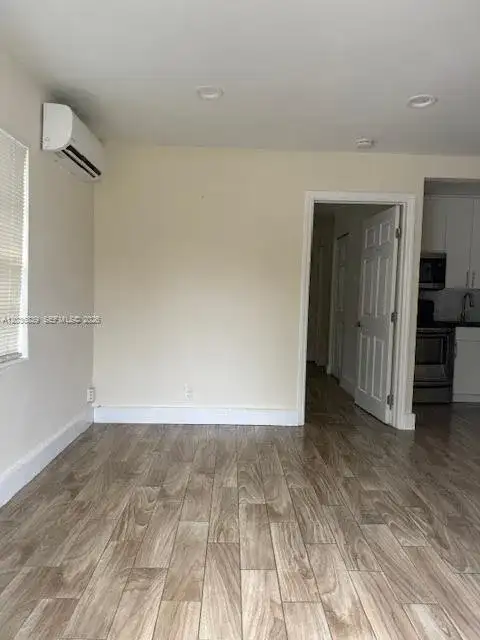 5843 Harding St, Hollywood FL 33021 photo 5