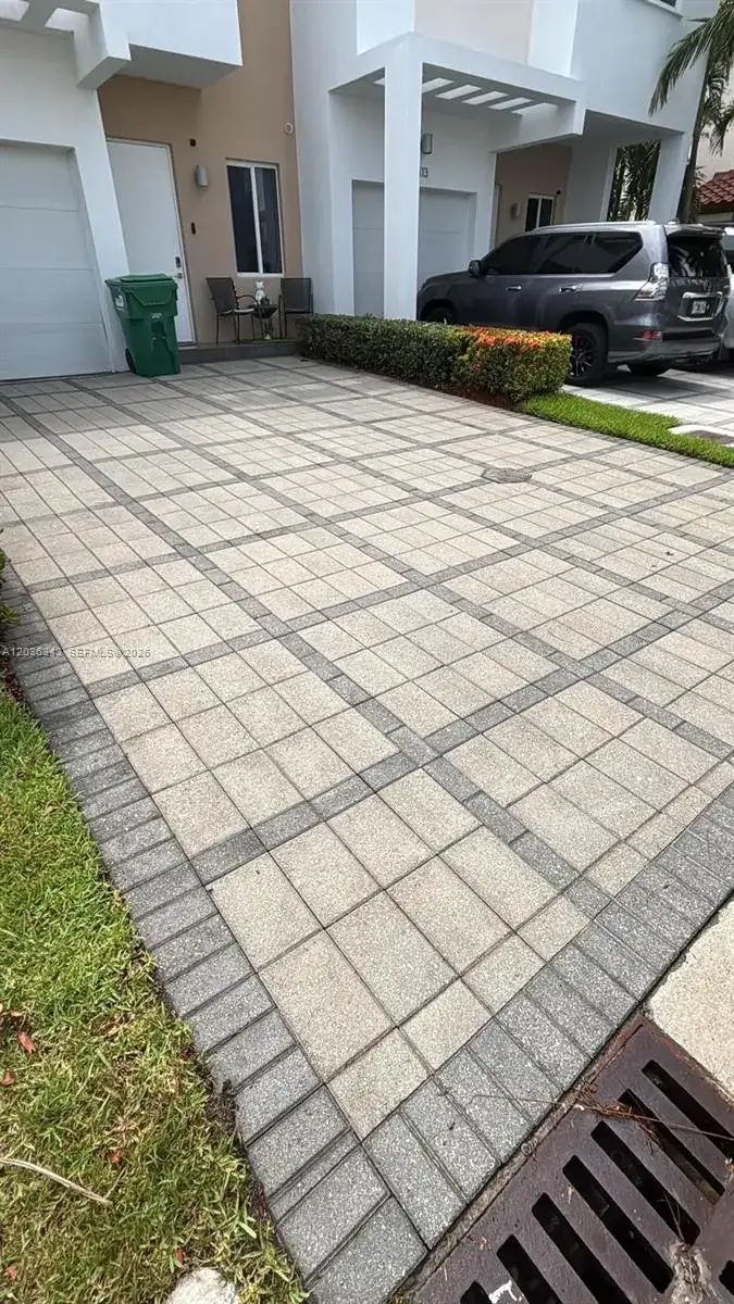 7117 NW 103rd Path, Doral FL 33178 photo 2