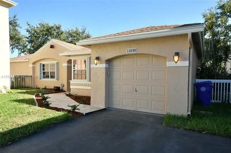11838 NW 13th St, Pembroke Pines FL 33026 photo 3