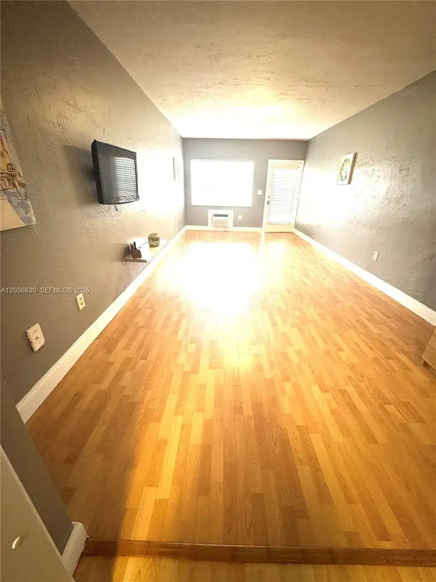 1611 West Ave # 10, Miami Beach FL 33139 photo 2