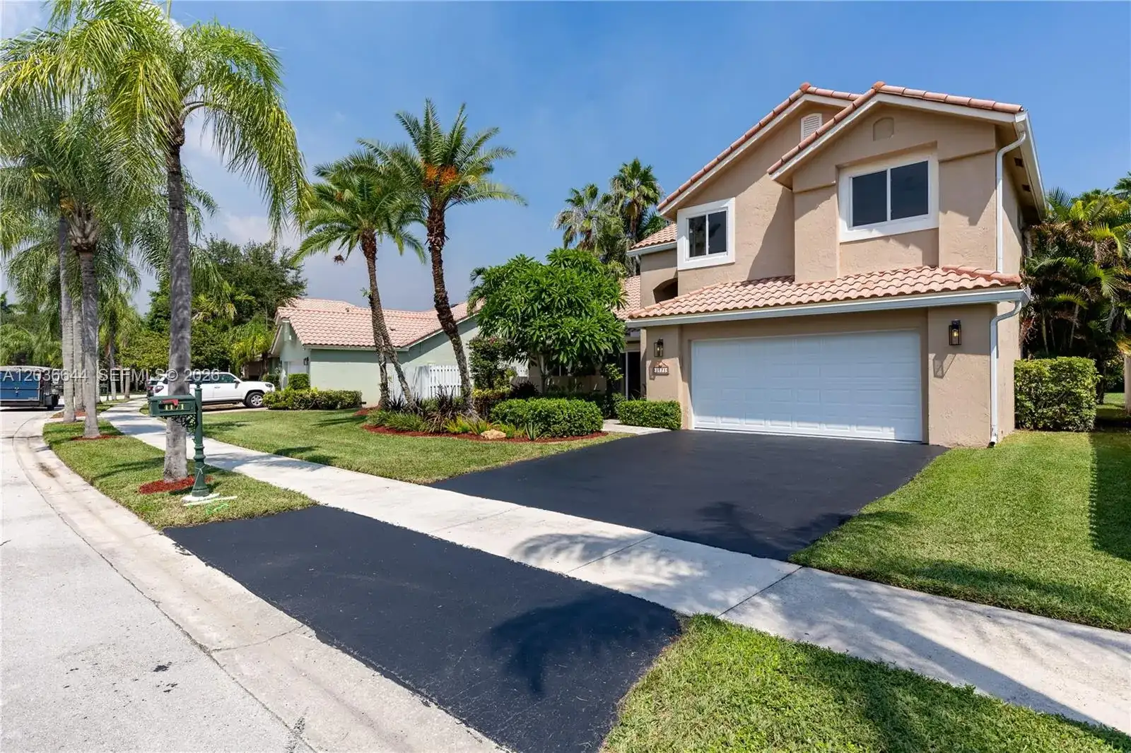 1171 Laguna Springs Dr, Weston FL 33326 photo 2