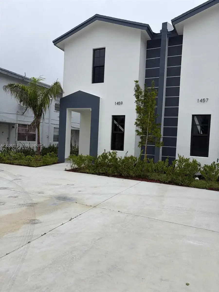 1457 NW 2nd Ave # 1, Florida City FL 33034 photo 2