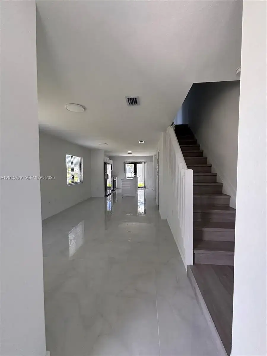 1459 NW 2nd Ave # 1, Florida City FL 33034 photo 4