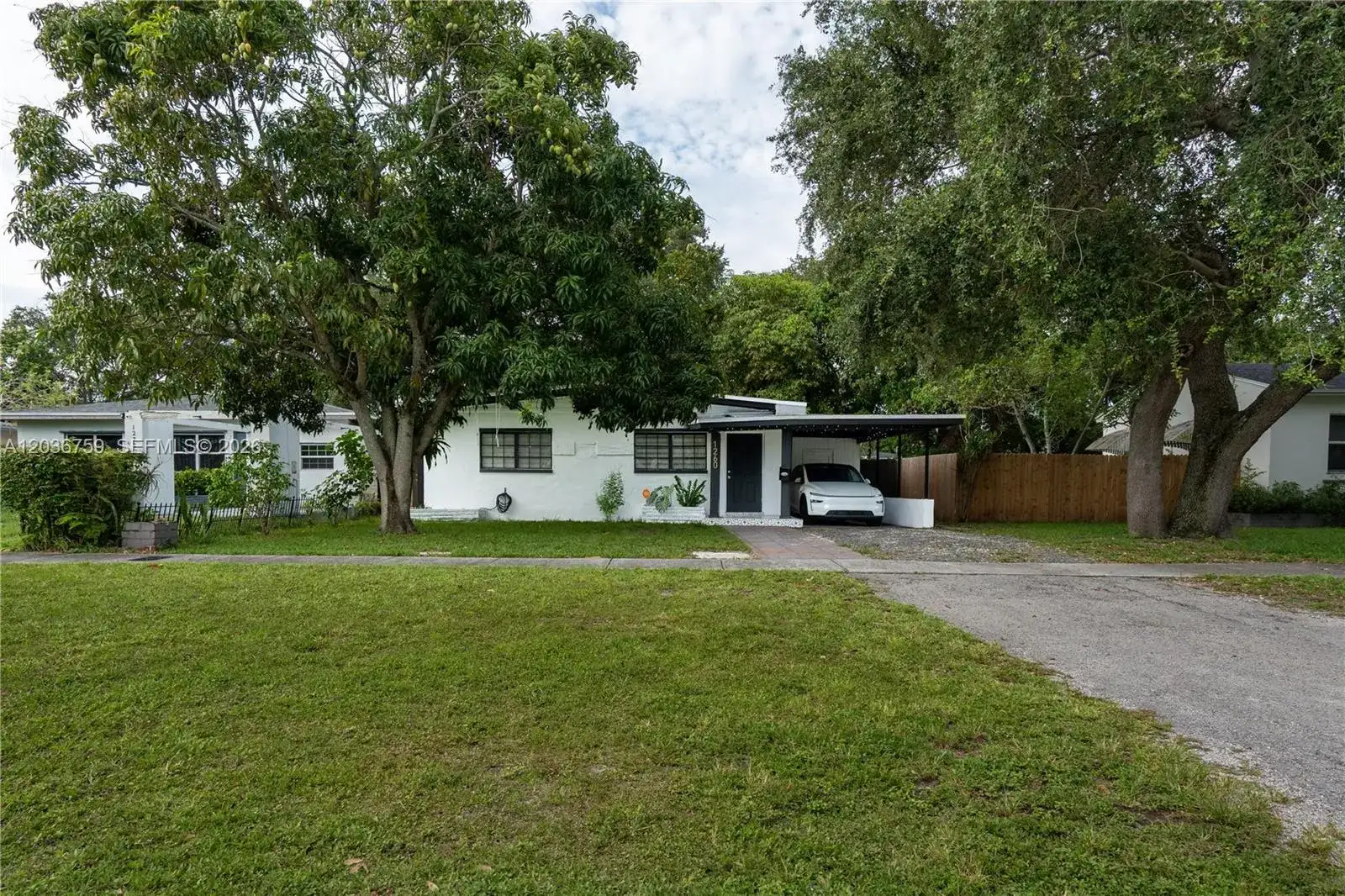 1260 NE 153rd St, North Miami Beach FL 33162 photo 4