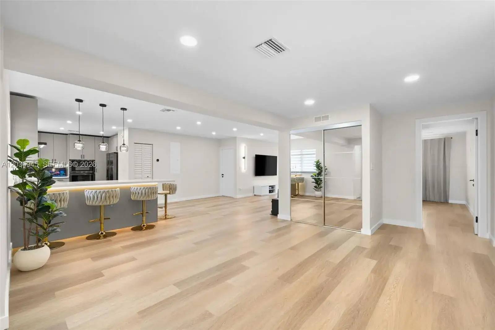 1178 Grant St, Hollywood FL 33019 photo 5