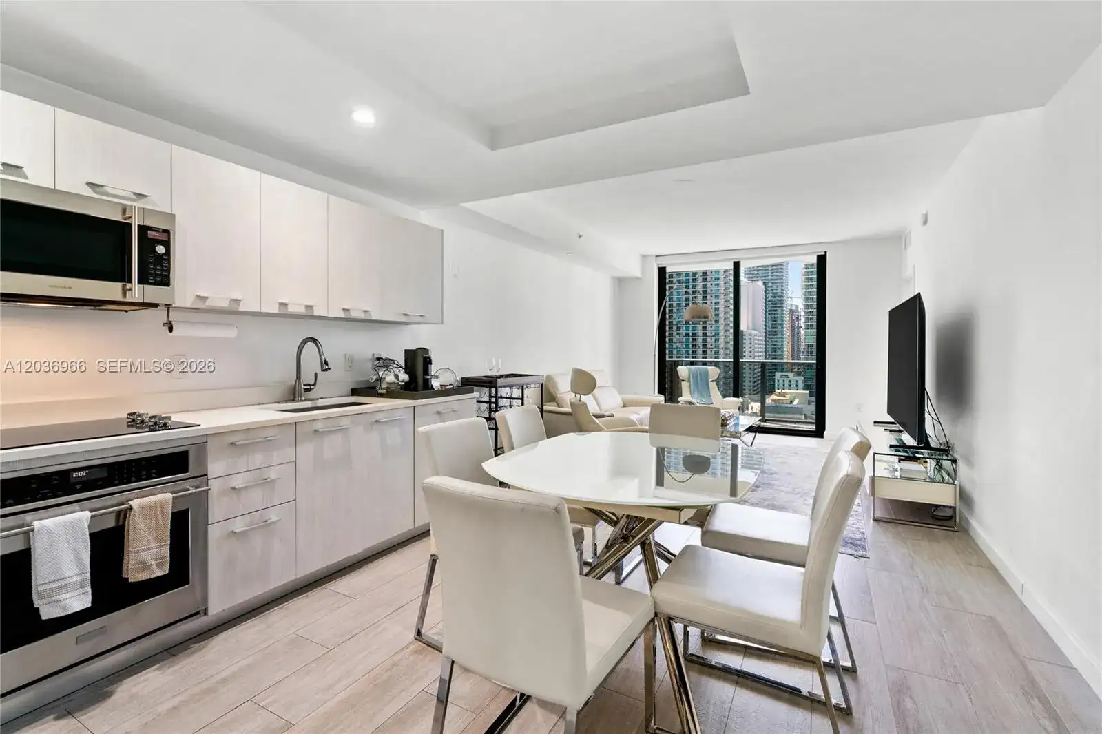 55 SW 9th St # 1904, Miami FL 33130 photo 2